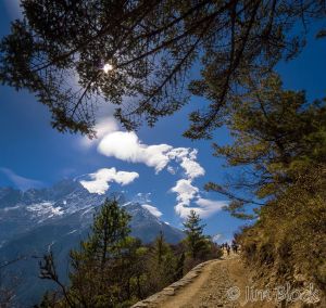 10  NPL-58878-Trail-to-Namche-with-Clouds--Pan-(4).jpg